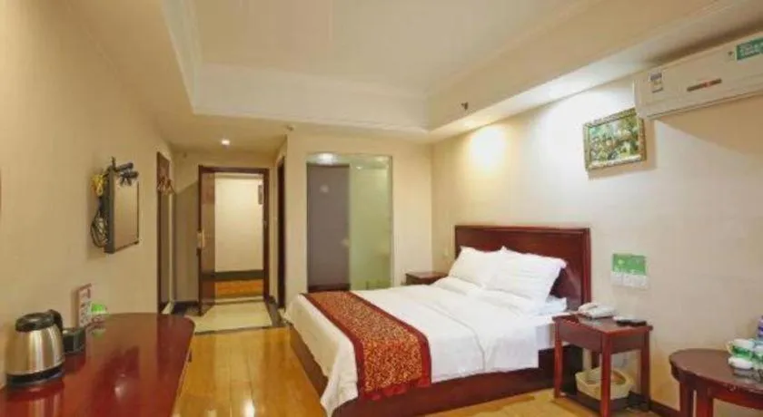 Bed in GreenTree Inn Chengdu North Railway Station Beichengtianjie Business Hotel