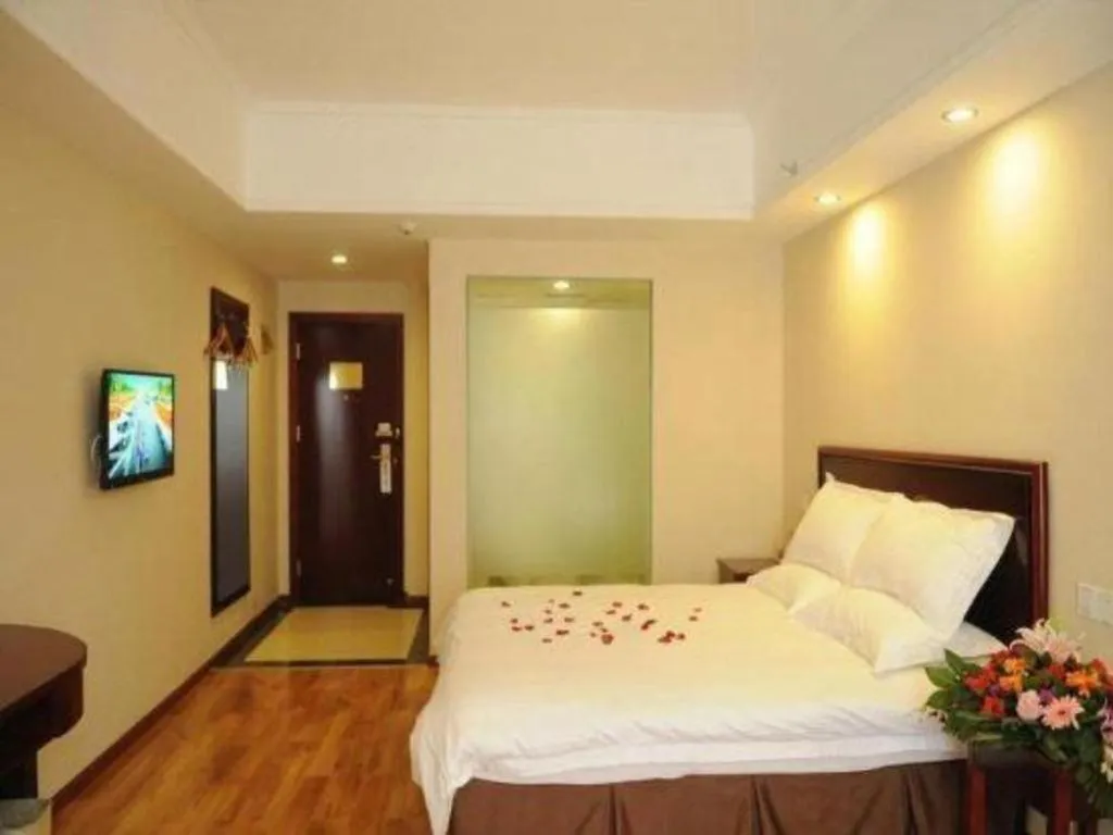 Bed in GreenTree Inn Chengdu North Railway Station Beichengtianjie Business Hotel