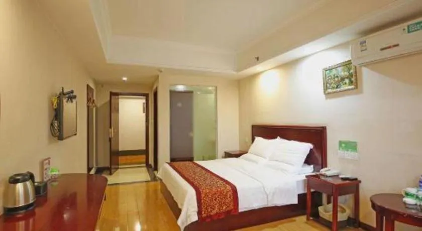 Bed in GreenTree Inn Chengdu North Railway Station Beichengtianjie Business Hotel