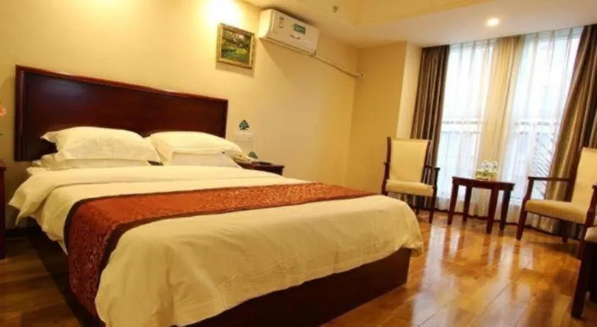 Bed in GreenTree Inn Chengdu North Railway Station Beichengtianjie Business Hotel