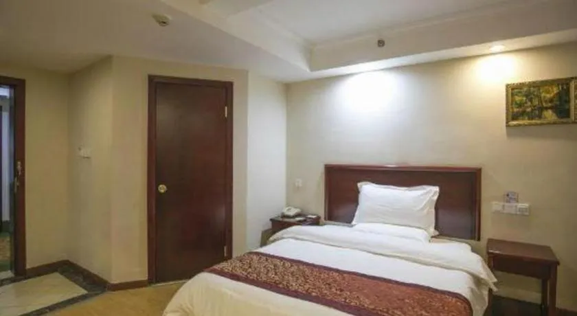 Bed in GreenTree Inn Chengdu North Railway Station Beichengtianjie Business Hotel