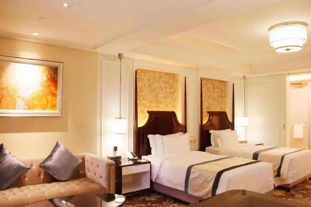 Bed in Lake Piedmont International Hotel