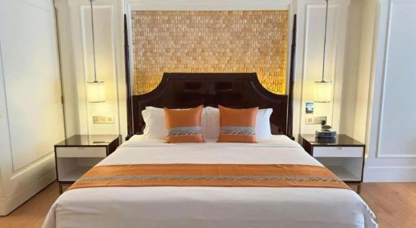 Bed in Lake Piedmont International Hotel