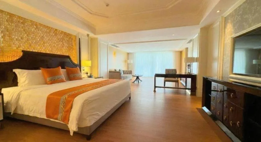 Bed in Lake Piedmont International Hotel