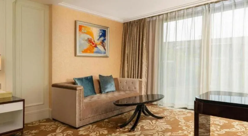 Lake Piedmont International Hotel