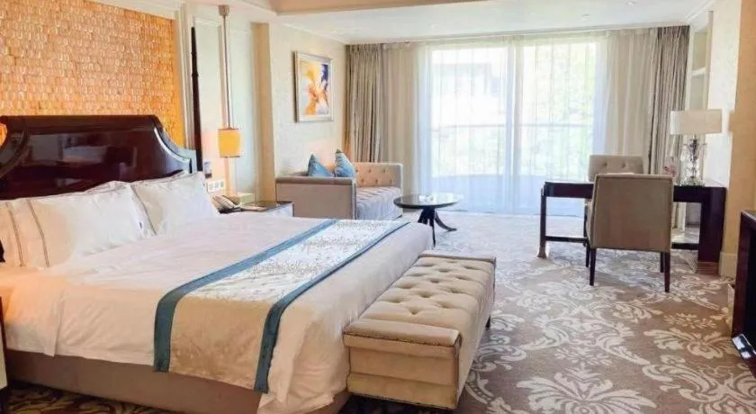 Bed in Lake Piedmont International Hotel