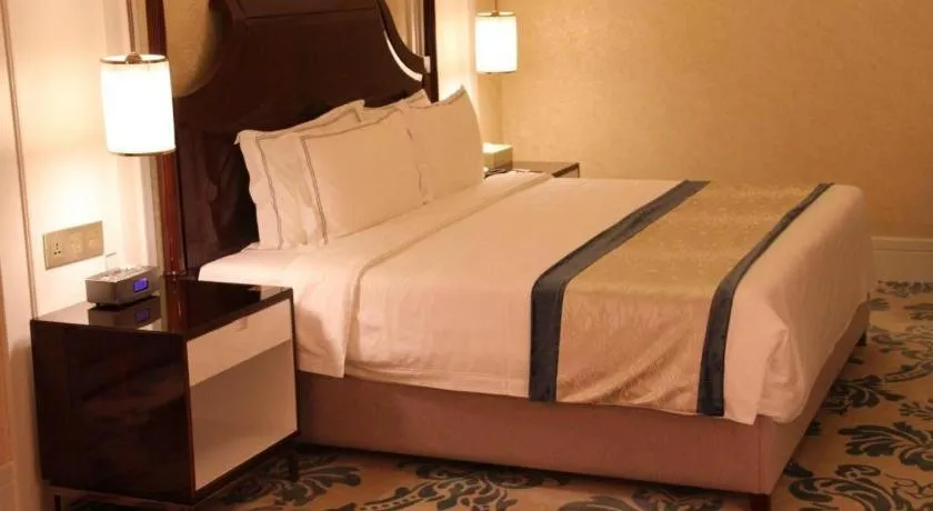 Bed in Lake Piedmont International Hotel