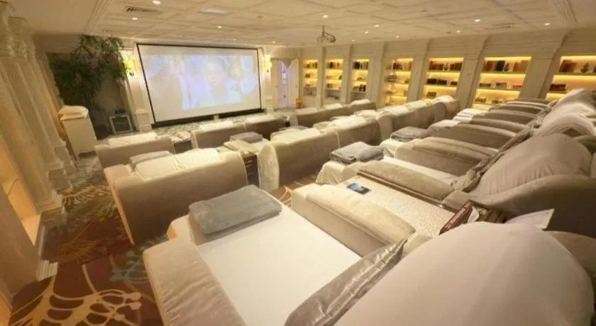 Lake Piedmont International Hotel