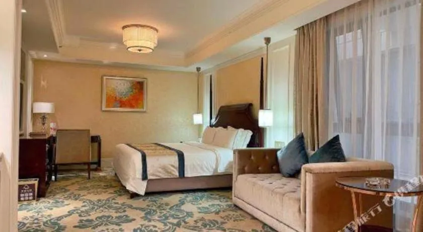 Bed in Lake Piedmont International Hotel