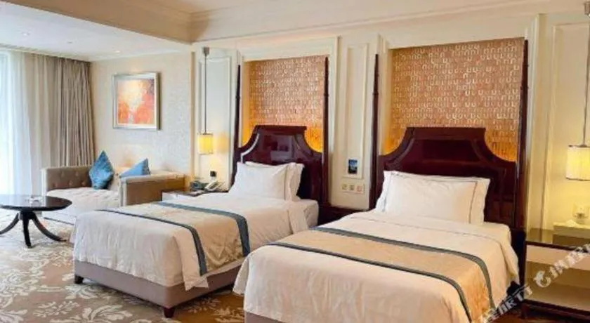 Bed in Lake Piedmont International Hotel