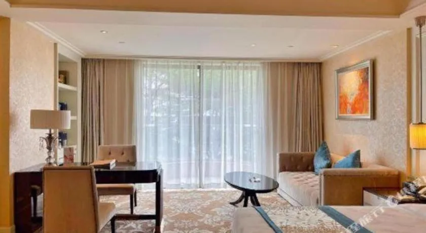 Lake Piedmont International Hotel