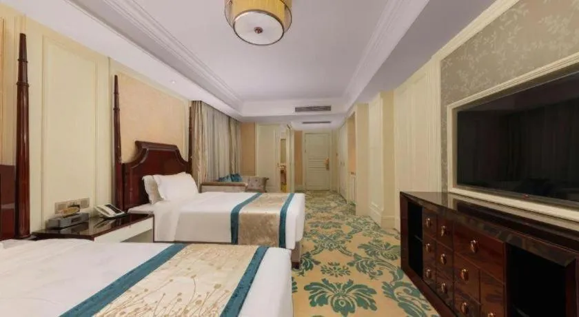 Bed in Lake Piedmont International Hotel