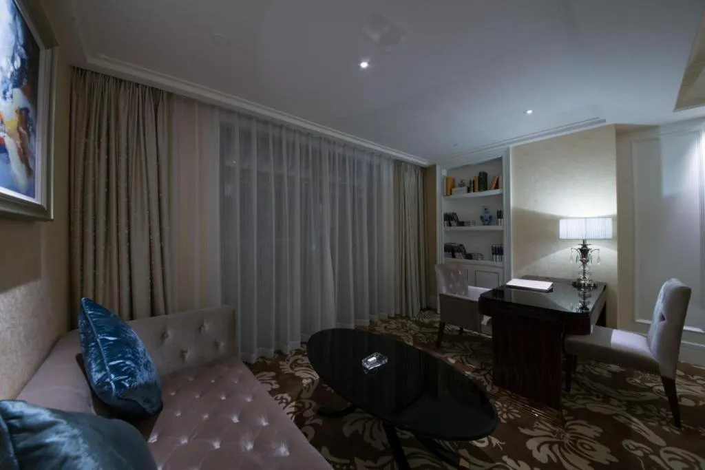 Lake Piedmont International Hotel