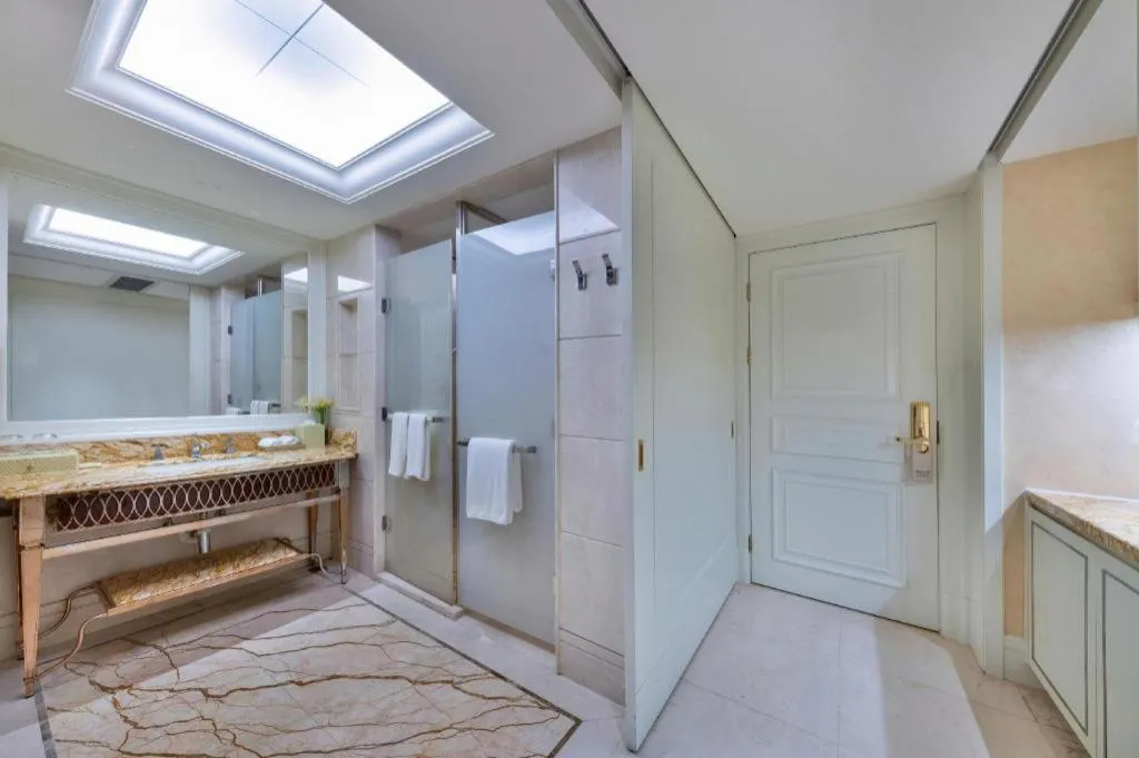 Lake Piedmont International Hotel