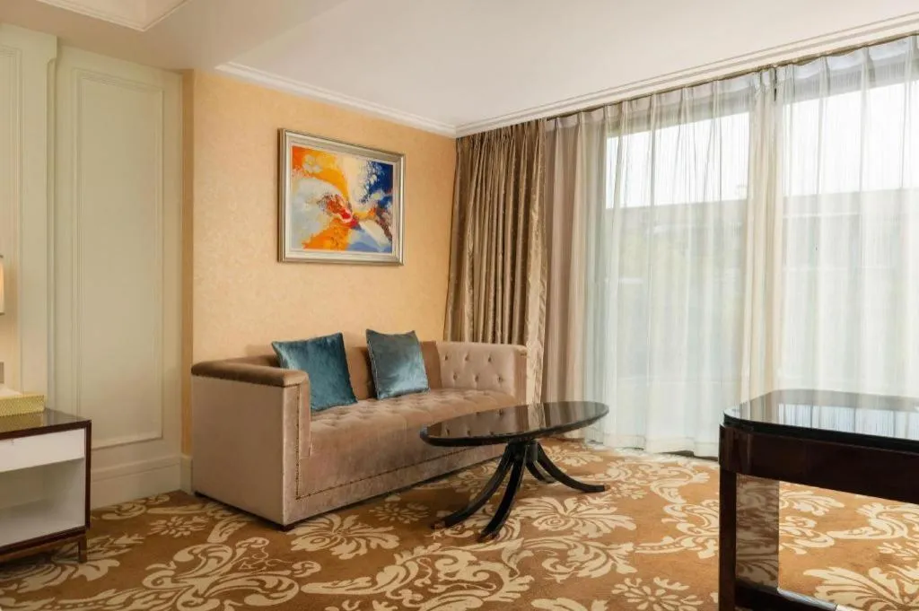 Lake Piedmont International Hotel