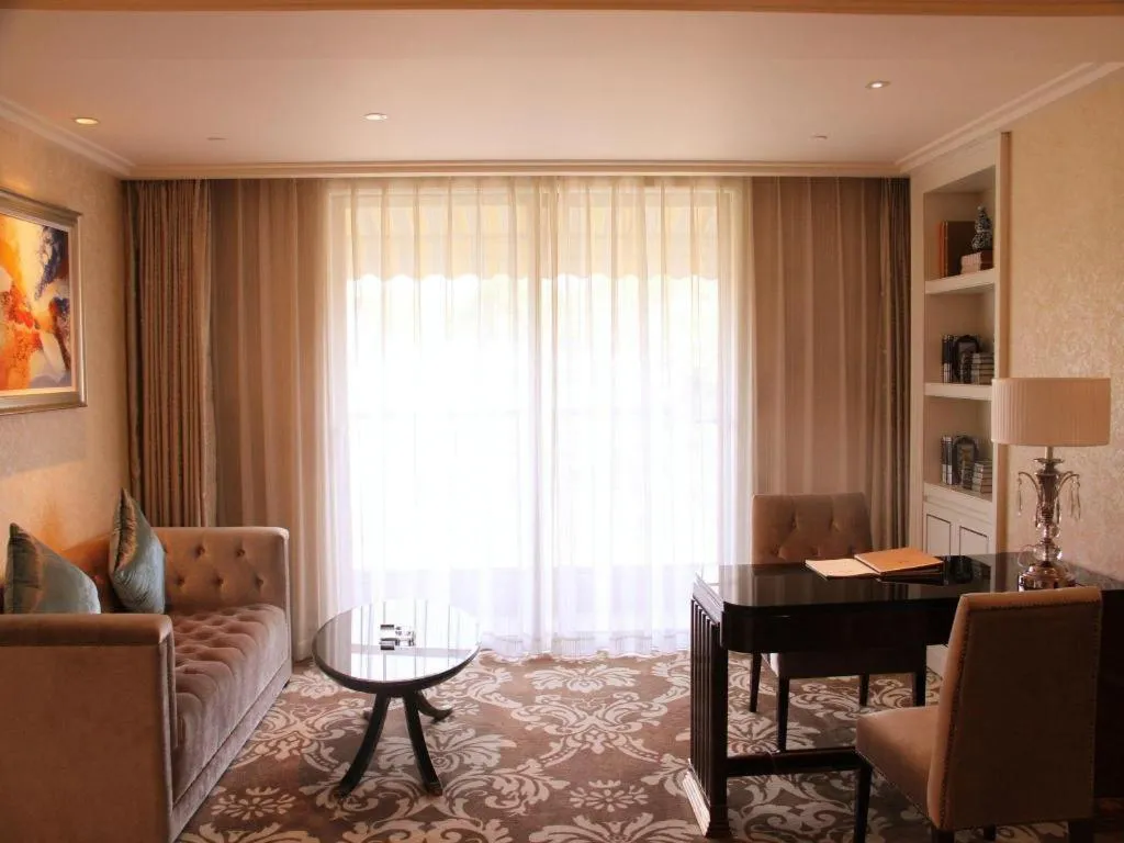 Lake Piedmont International Hotel