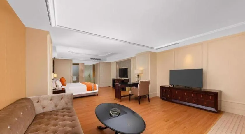 Bed in Lake Piedmont International Hotel