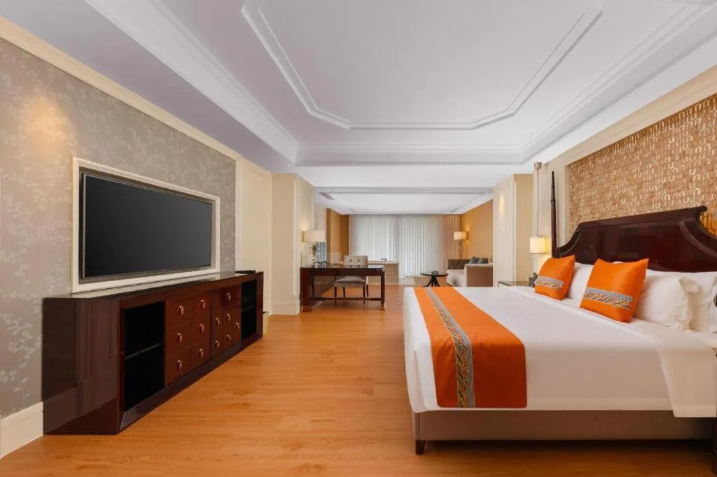 Bed in Lake Piedmont International Hotel