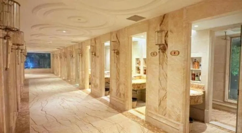 Lake Piedmont International Hotel