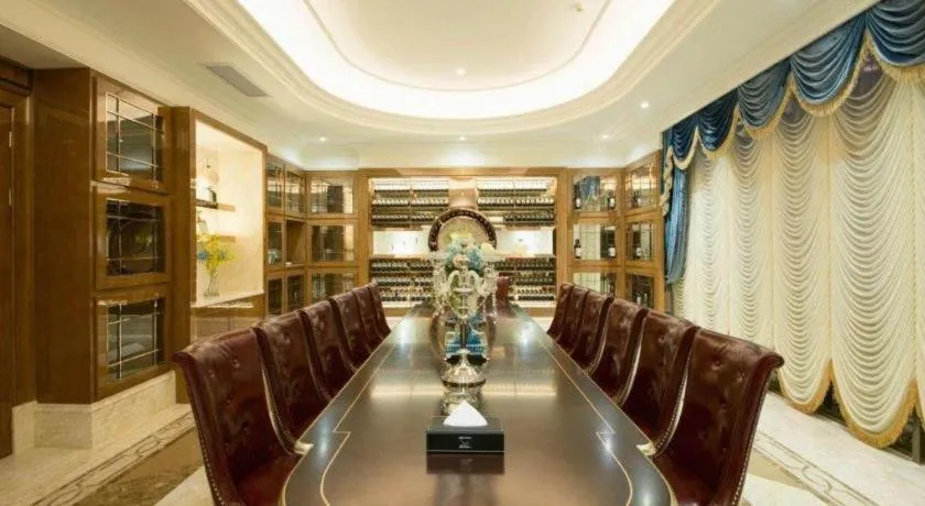 Lake Piedmont International Hotel