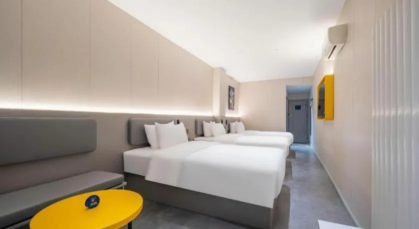 Bed in 7 Days Inn Qingdao Shandong Road Zhenning Overpass Branch