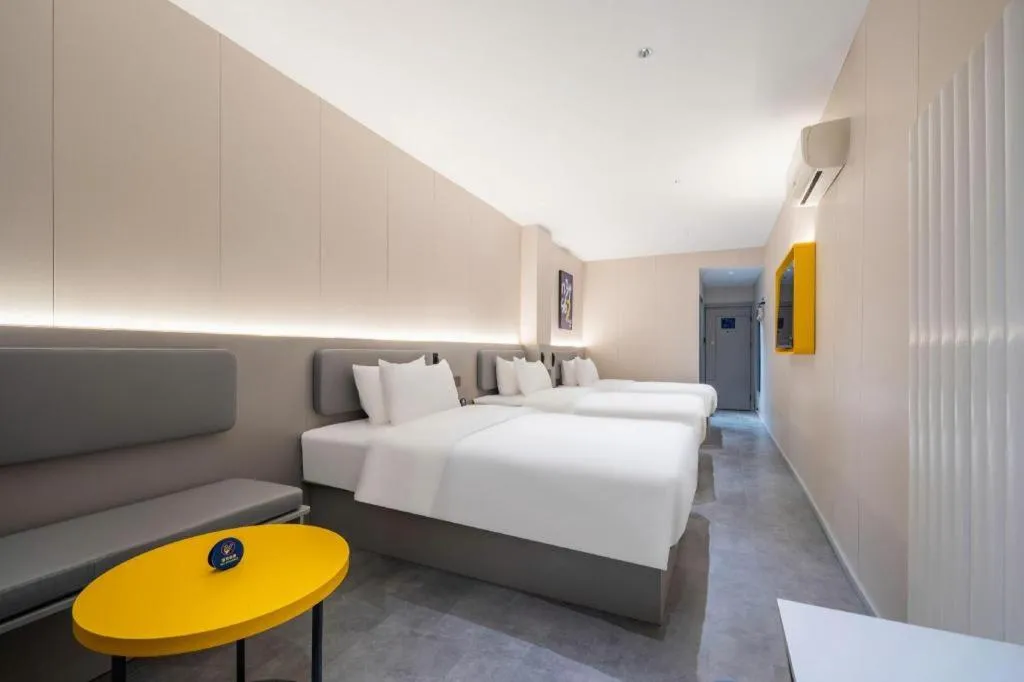 Bed in 7 Days Inn Qingdao Shandong Road Zhenning Overpass Branch