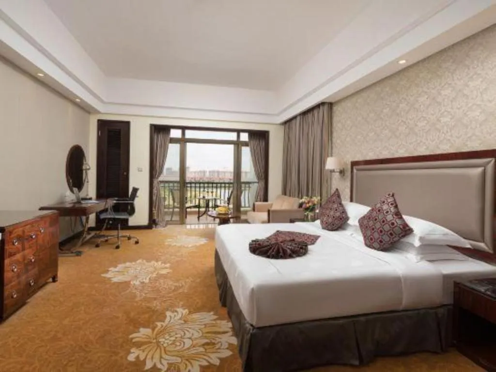 Bed in Country Garden Phoenix Hotel Maoming