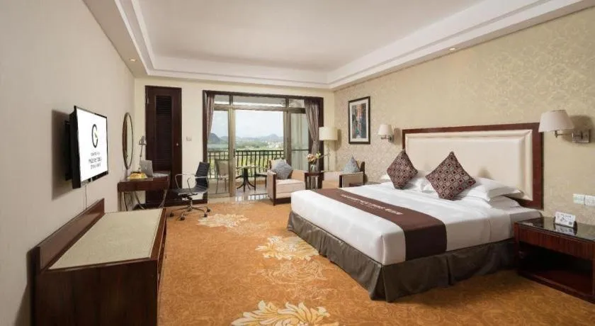 Bed in Country Garden Phoenix Hotel Maoming