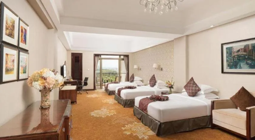 Bed in Country Garden Phoenix Hotel Maoming
