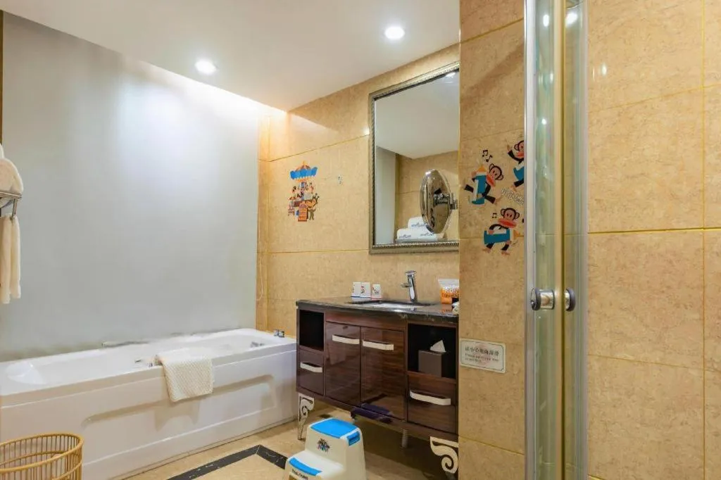 Bed in Country Garden Phoenix Hotel Maoming