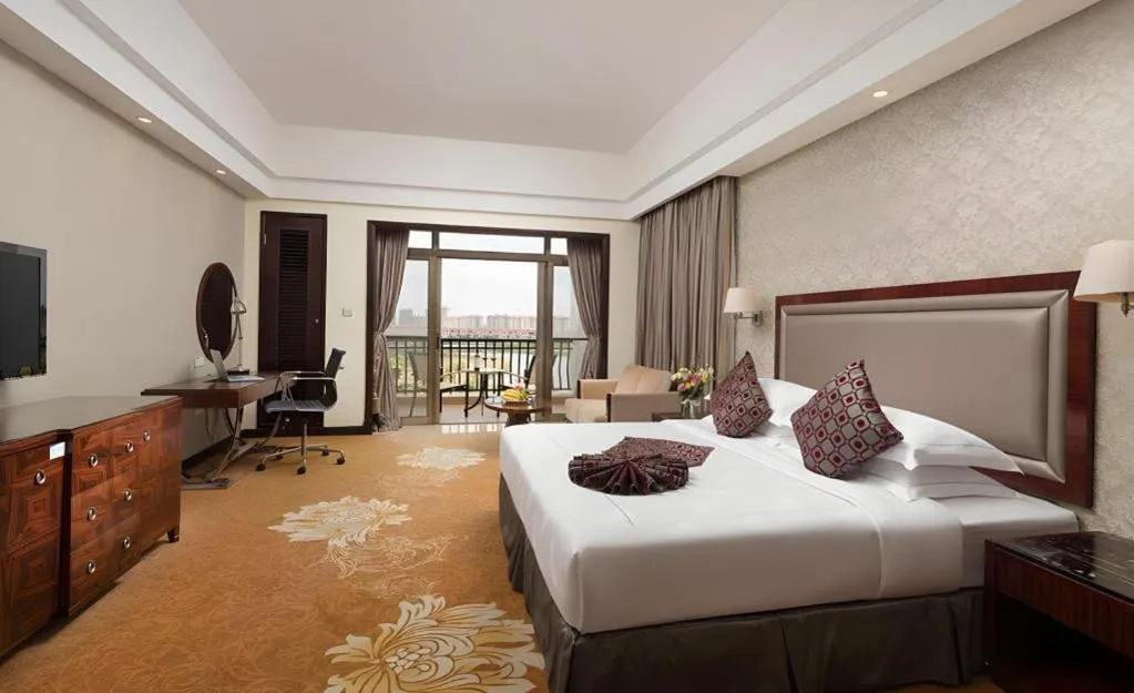 Bed in Country Garden Phoenix Hotel Maoming