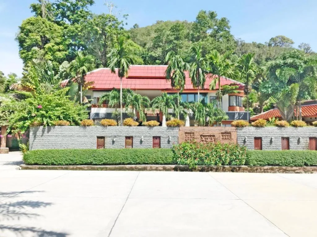 Royal Lee Resort and Spa