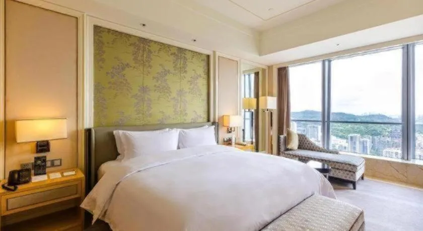 Bed in Ming Du Lakeside Hotel Nanning