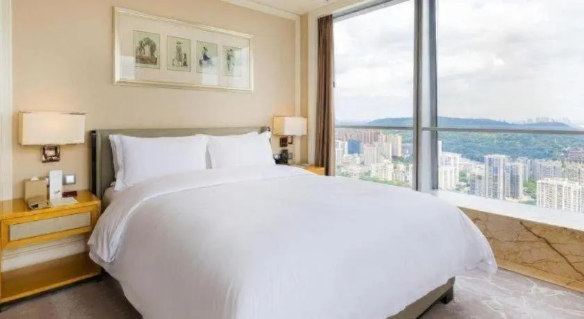 Bed in Ming Du Lakeside Hotel Nanning