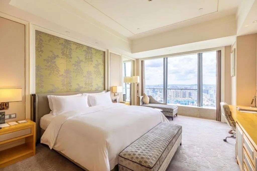 Bed in Ming Du Lakeside Hotel Nanning