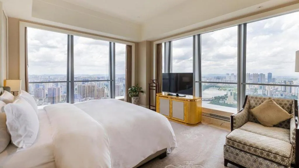 Bed in Ming Du Lakeside Hotel Nanning