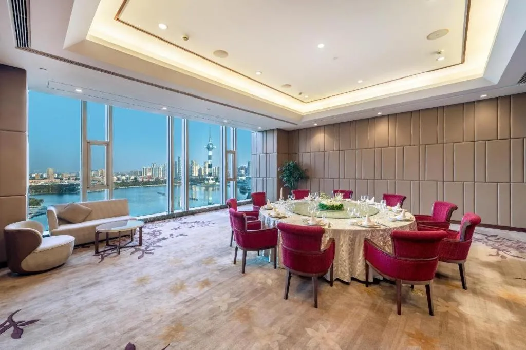 Yancheng Golden Eagle Fashion Hotel