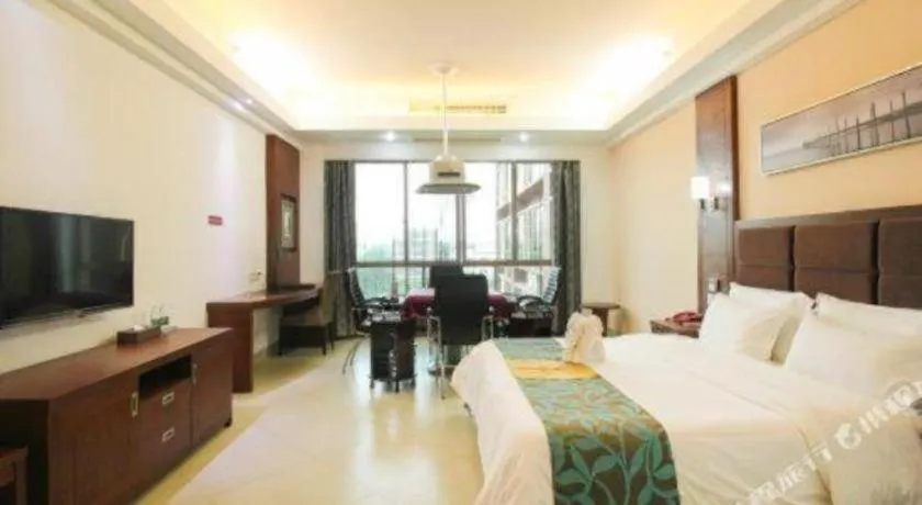 Bed in Qionghai Jin Mao Hotel