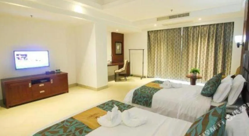 Bed in Qionghai Jin Mao Hotel