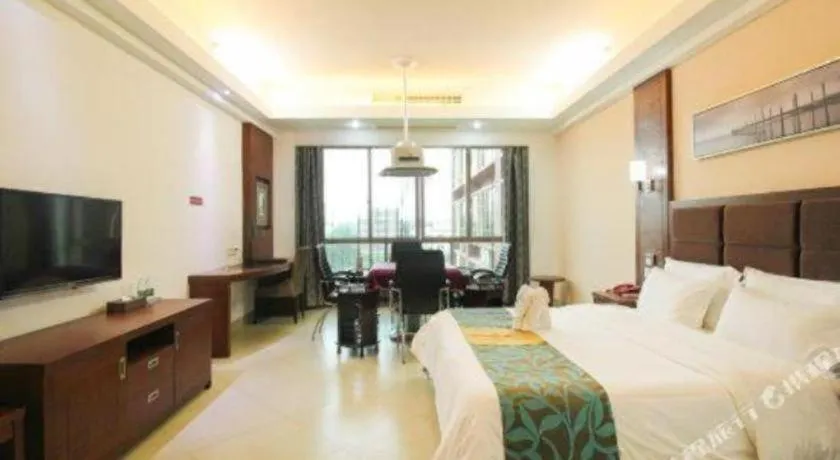 Bed in Qionghai Jin Mao Hotel