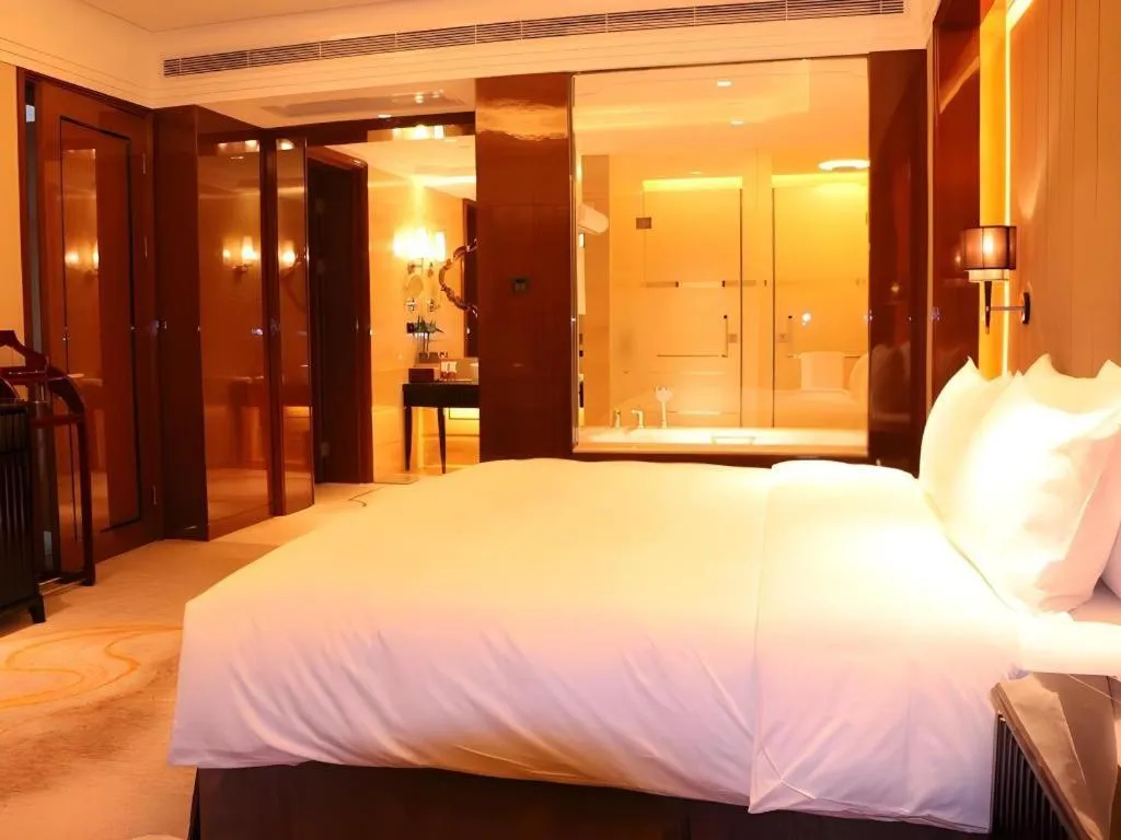 Bed in Wyndham Grand Plaza Royale Xianglin Shaoyang