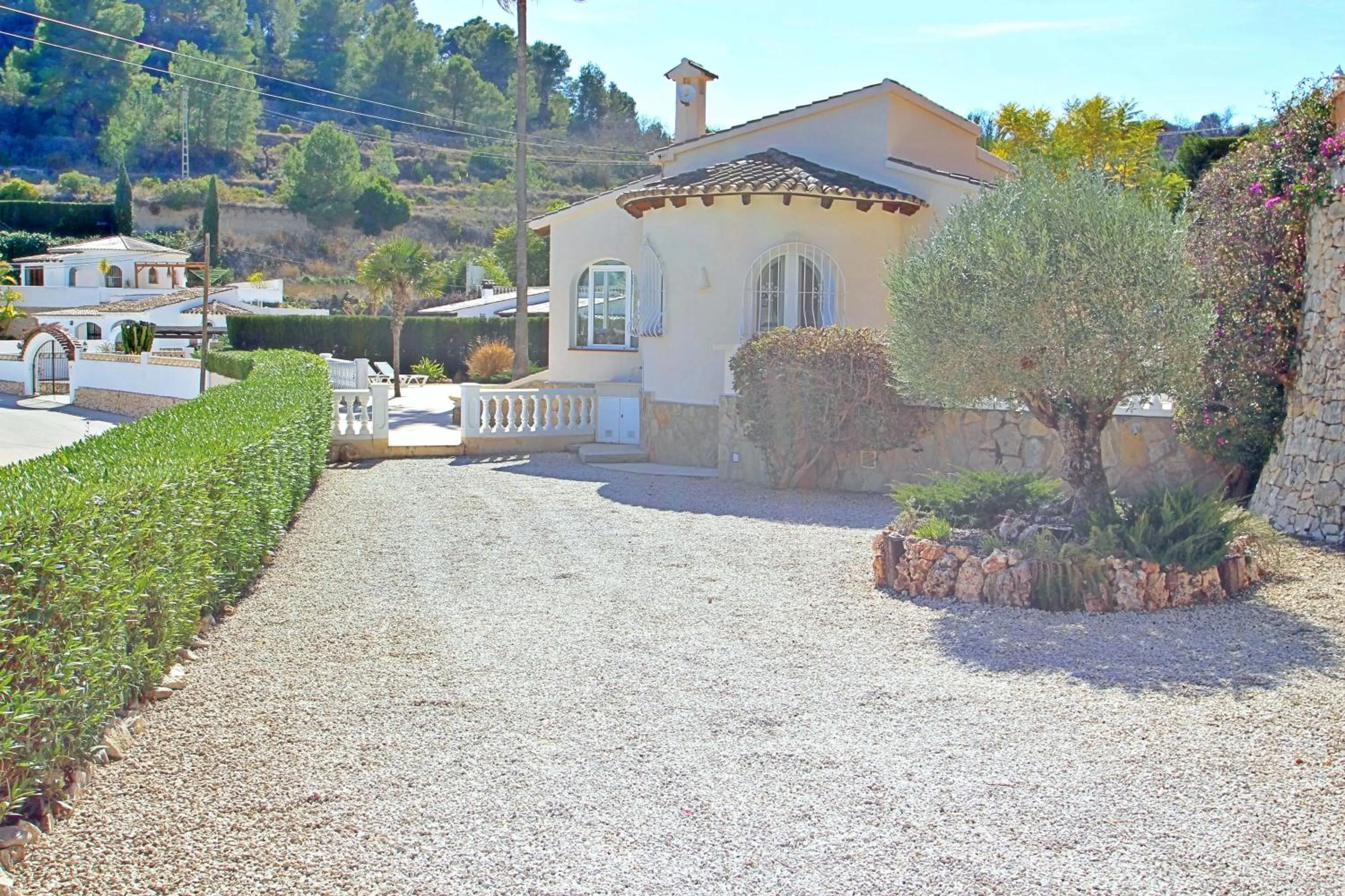 Alldo - hill side with private pool in Moraira
