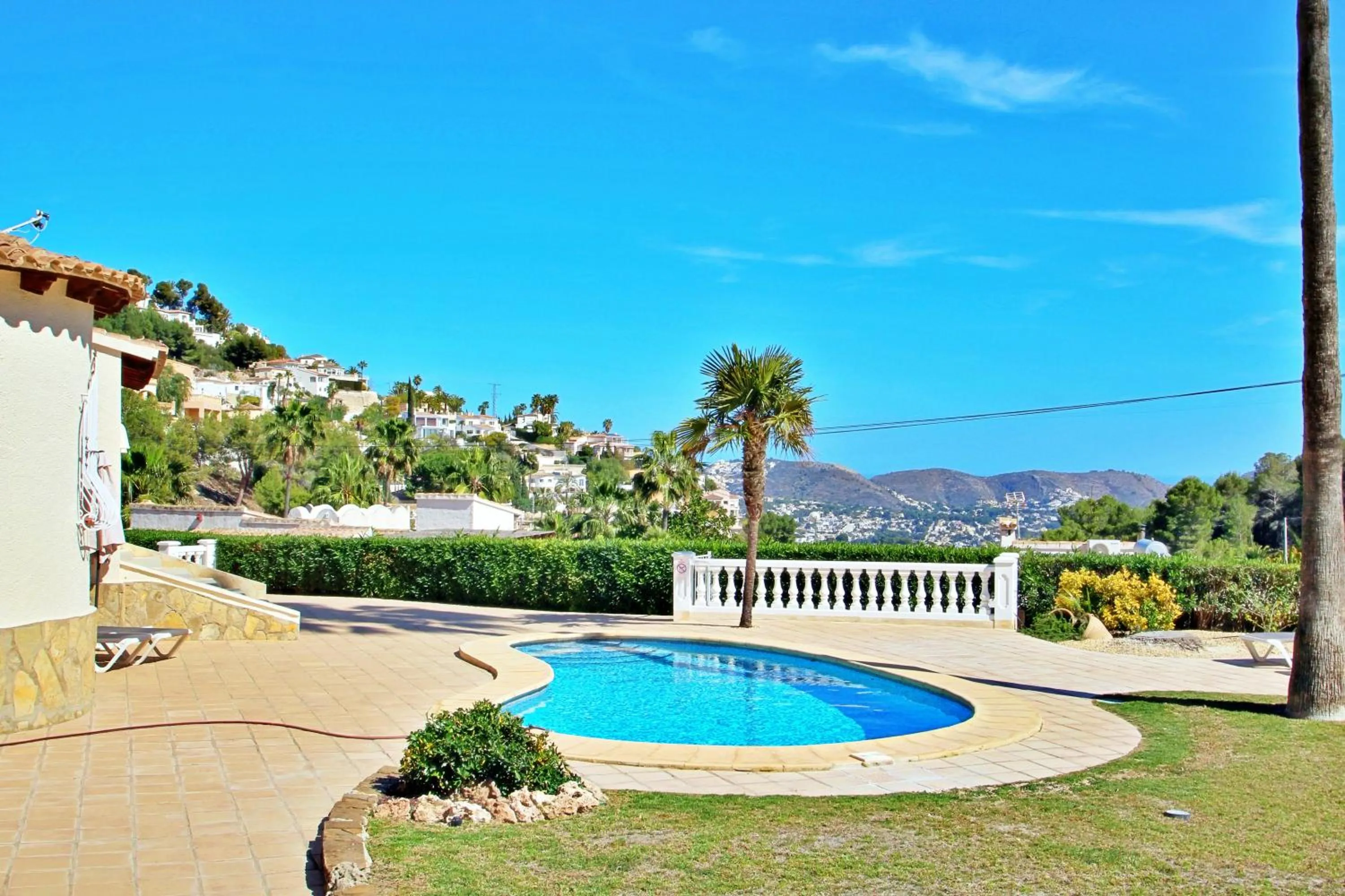 Alldo - hill side with private pool in Moraira