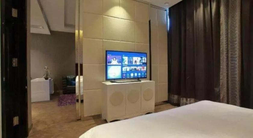 Bed in Harbin Ju Jian Hotel