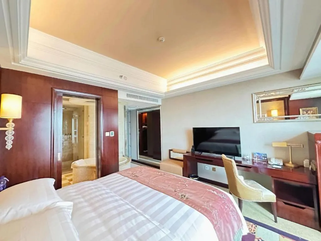 Bed in Shenyang Royal Wan Xin Hotel