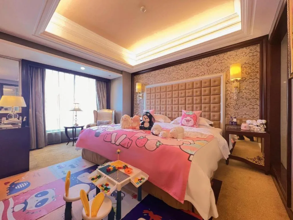 Bed in Shenyang Royal Wan Xin Hotel