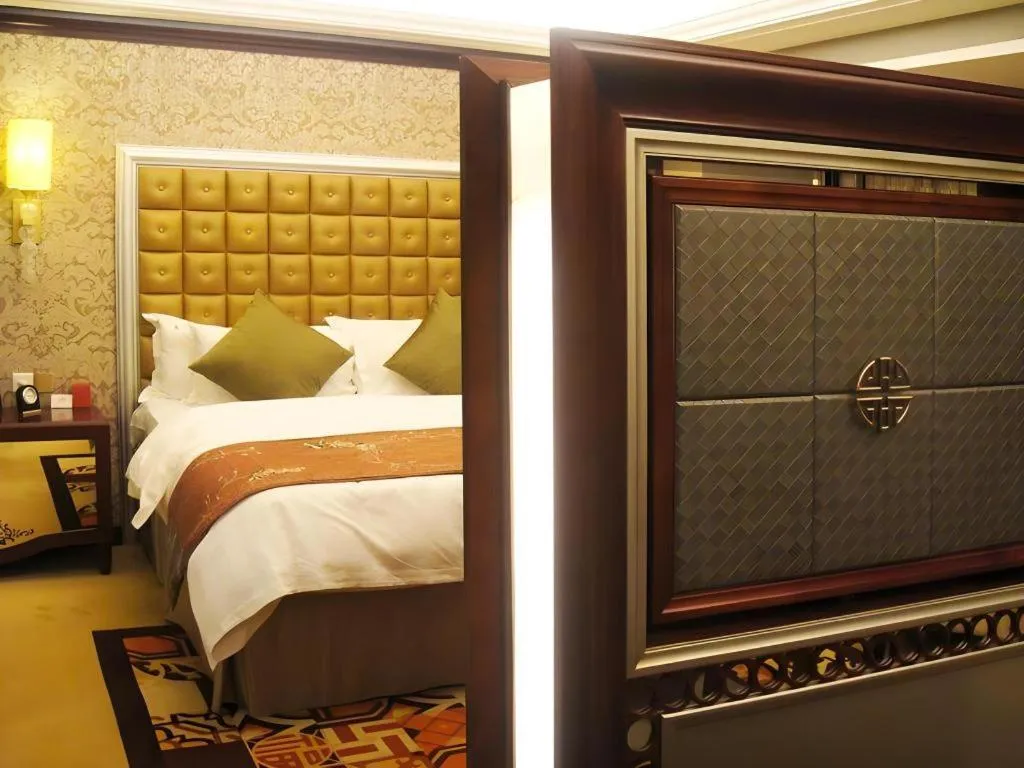 Bed in Shenyang Royal Wan Xin Hotel