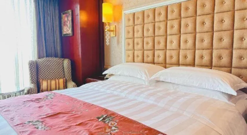 Bed in Shenyang Royal Wan Xin Hotel