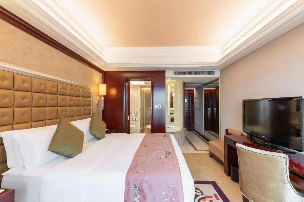 Bed in Shenyang Royal Wan Xin Hotel