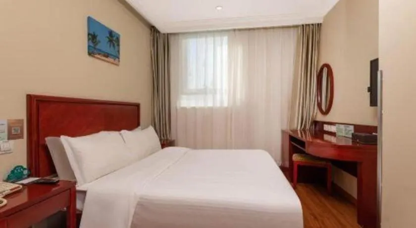 Bed in GreenTree Inn Suzhou Railway Station North Square Haobainian Wedding Dress City Express Hotel